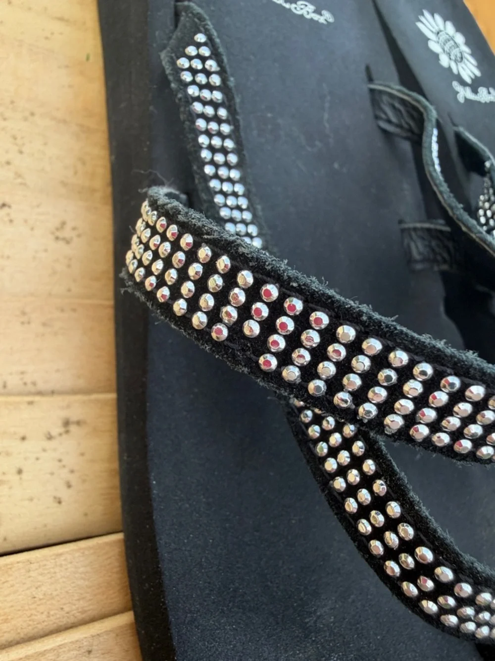 Women Used Shoes Black Rhinestone Strap Flip Flop Sandals - Picture 3 of 7